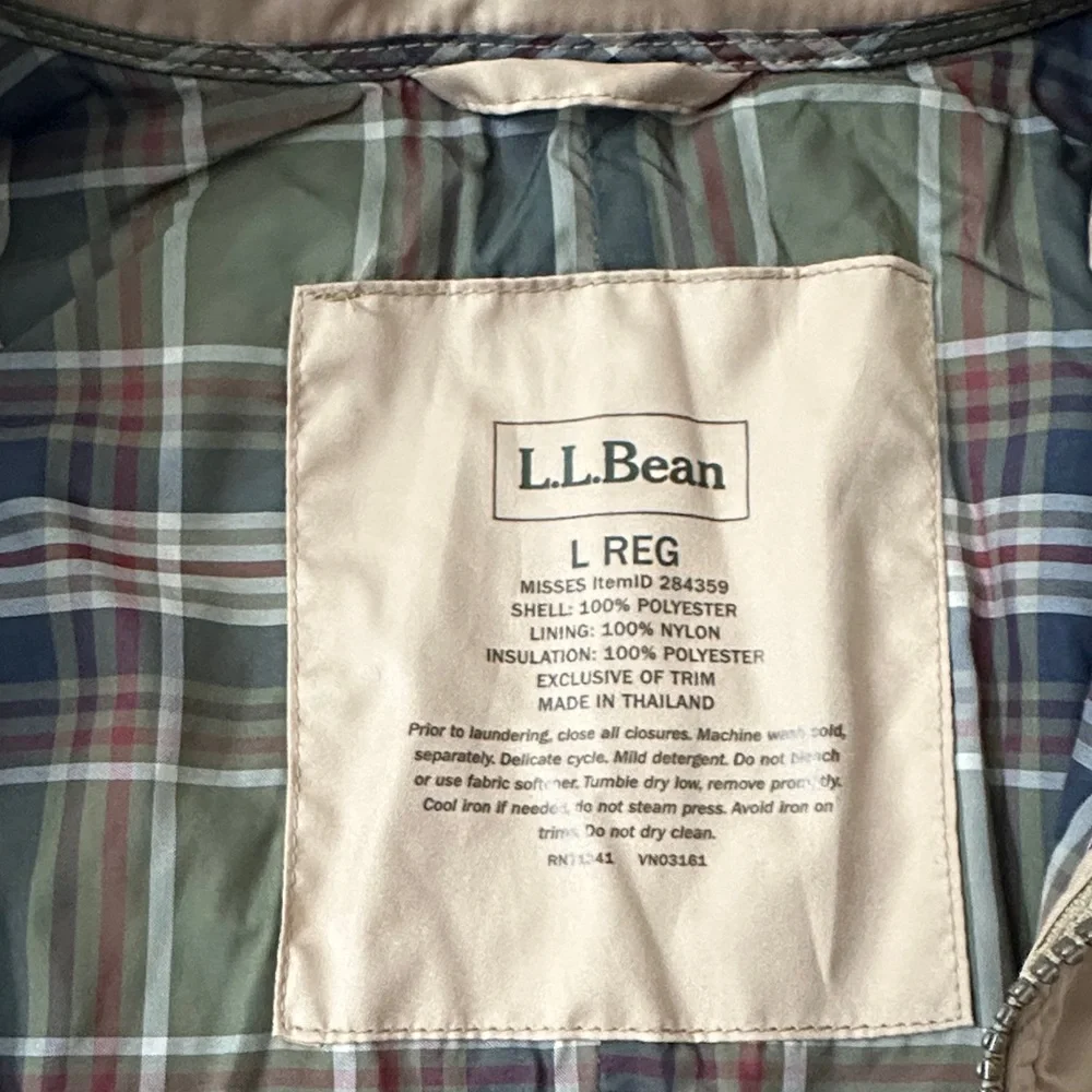 L.L. Bean Beige Jacket with Plaid Interior - Picture 2 of 2